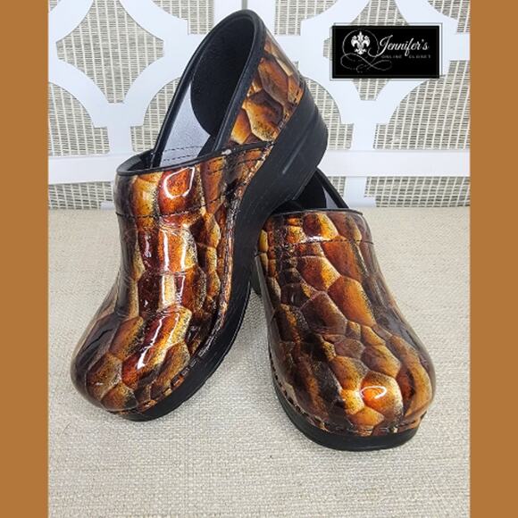 Dansko Women's Professional Tiger Eye Leather Nurse/Medical Clogs Size 6.5 - Picture 1 of 14